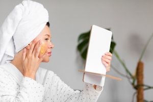 Boutons au visage : pourquoi devriez-vous éviter de les éclater - traitement